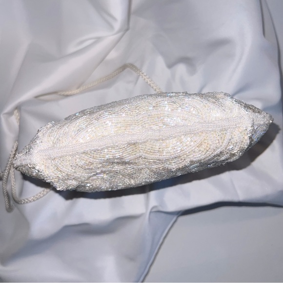 LA REGALE BAG MINI BRIDAL CLUTCH BRIDAL HANDMADE BEADED IRIDESCENT IVORY WHITE - Picture 5 of 9